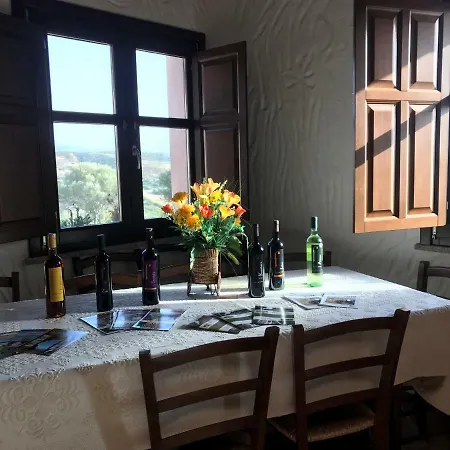 Agriturismo La Fillirea Farm stay *
